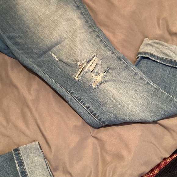 Universal Thread Mid Rise Skinny Jeans - Picture 3 of 4